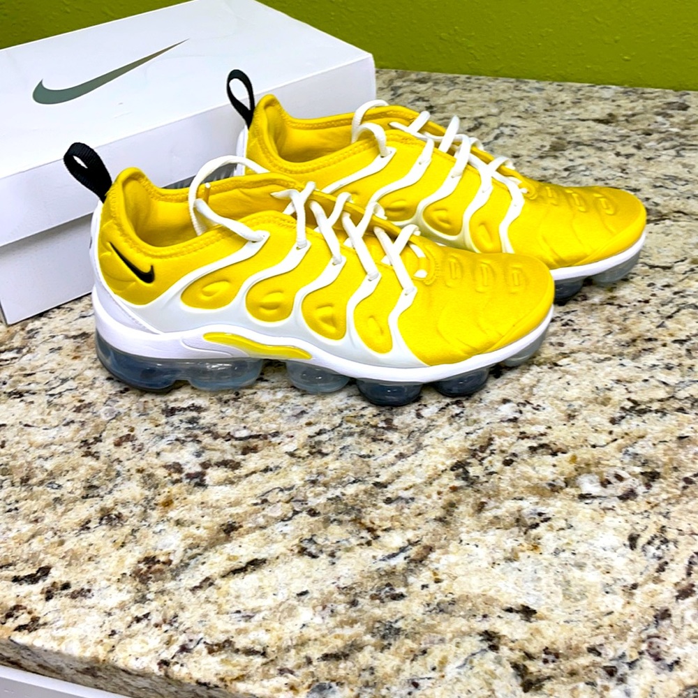 Nike Vapor Max Flyknit 3 - size 8